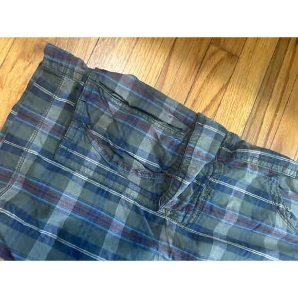 The Foundry Green Plaid Cargo Shorts - Picture 2 of 9